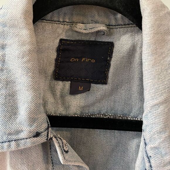 On Fire Light Wash Jean Jacket - Picture 3 of 4